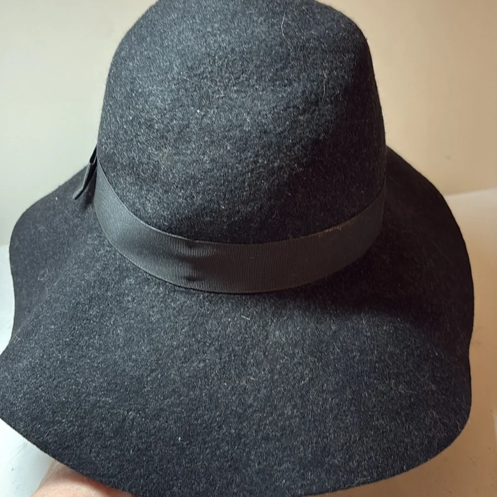 My Red Lippy Black Wool Floppy Hat Grosgrain Ribbon Band One Size